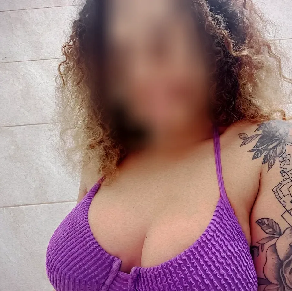 Nella, 32